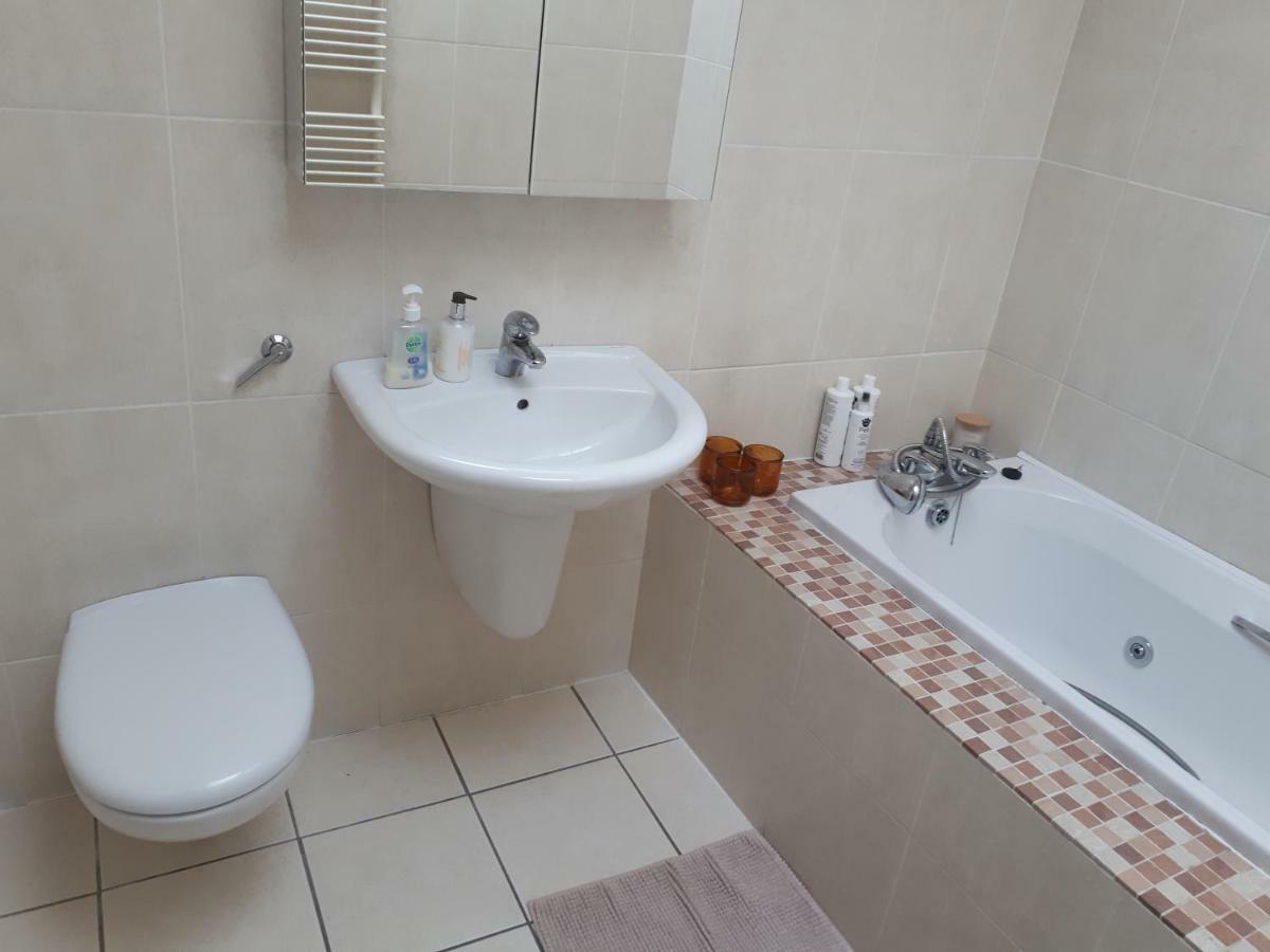 Luxurious Penthouse Apartment 1 , City Centre คิลเคนนี ภายนอก รูปภาพ