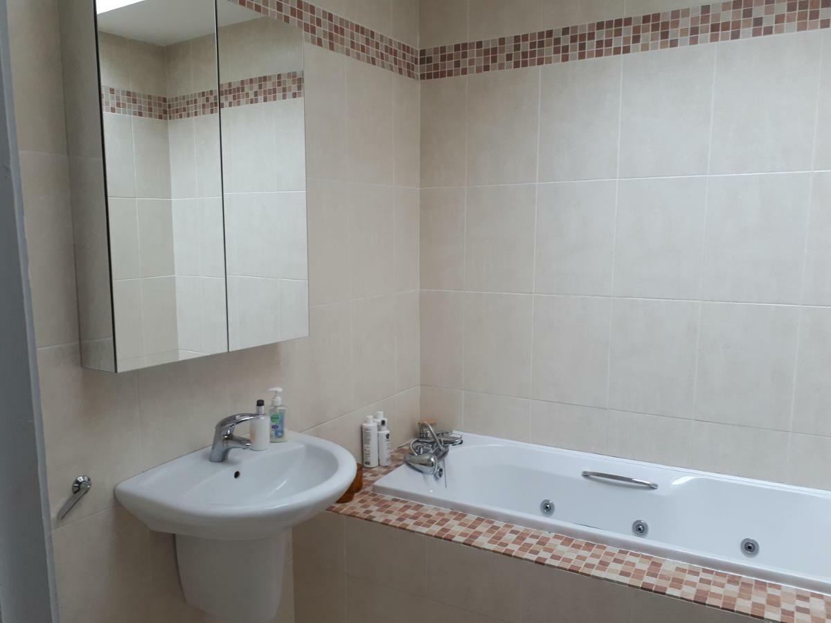 Luxurious Penthouse Apartment 1 , City Centre คิลเคนนี ภายนอก รูปภาพ
